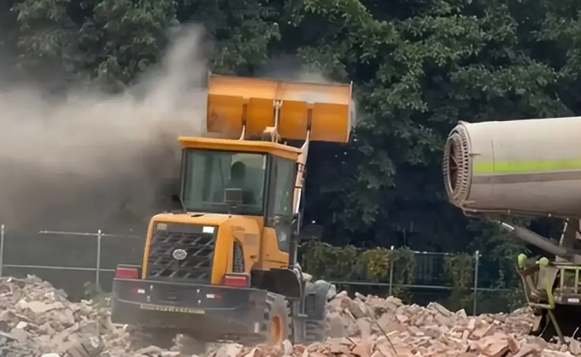 2026年第一個成語“揚塵逼遷”，治理灰塵的霧炮車成沙塵暴制造機(jī)